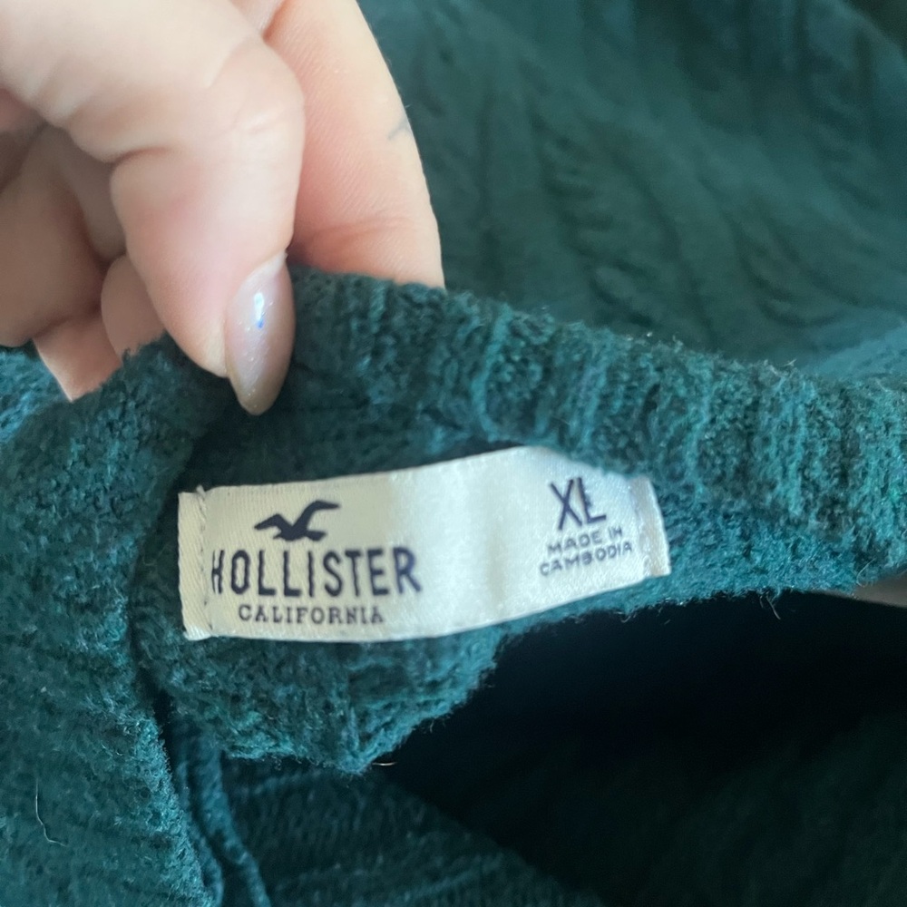 Hollister Dark Green Cable Knit Sweater - Picture 2 of 2